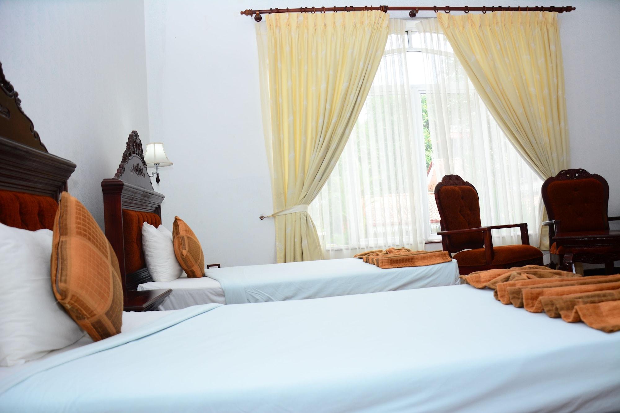 เซ็นโตเรีย ฮิลล์ รีสอร์ต Hotel รัตนปุระ ภายนอก รูปภาพ