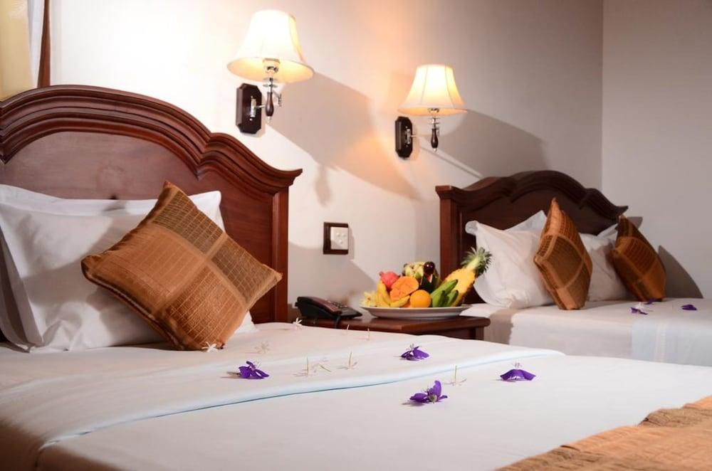เซ็นโตเรีย ฮิลล์ รีสอร์ต Hotel รัตนปุระ ภายนอก รูปภาพ