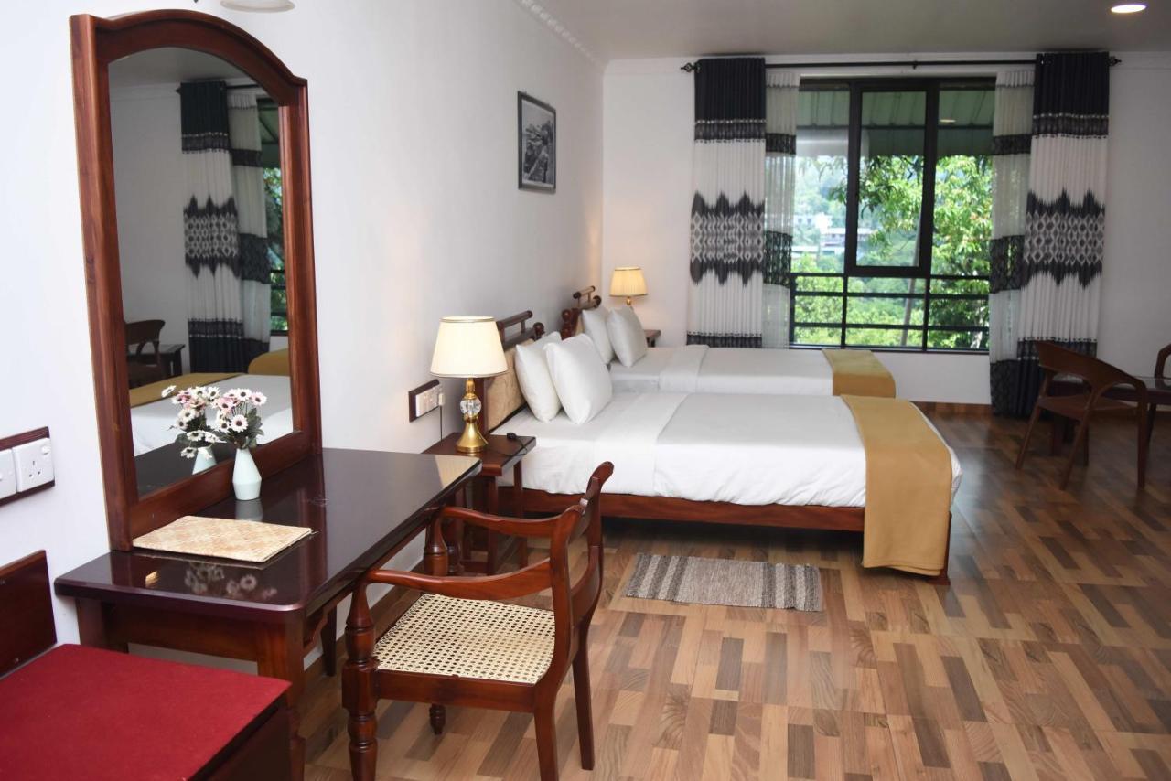 เซ็นโตเรีย ฮิลล์ รีสอร์ต Hotel รัตนปุระ ภายนอก รูปภาพ