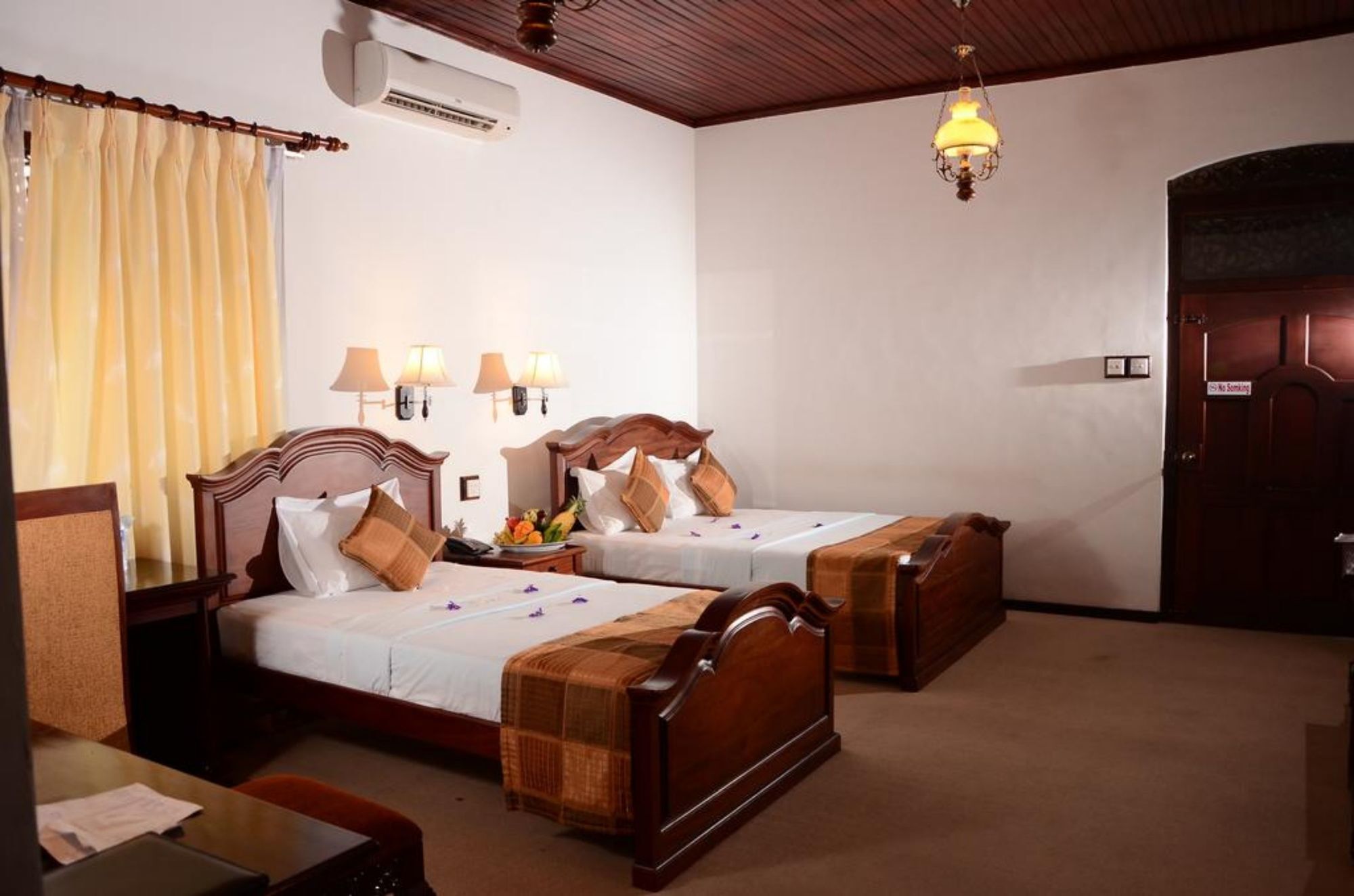 เซ็นโตเรีย ฮิลล์ รีสอร์ต Hotel รัตนปุระ ภายนอก รูปภาพ