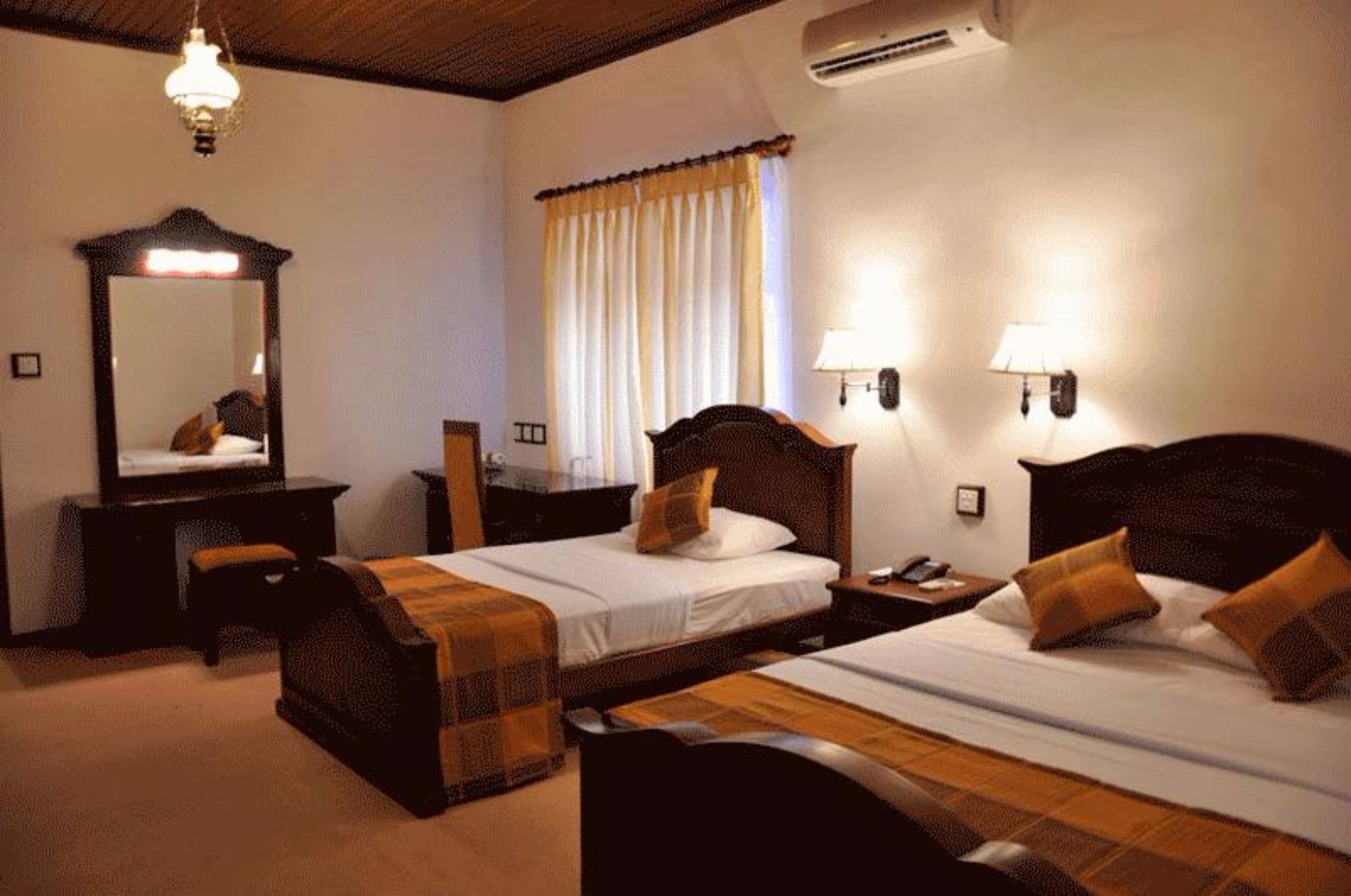 เซ็นโตเรีย ฮิลล์ รีสอร์ต Hotel รัตนปุระ ภายนอก รูปภาพ
